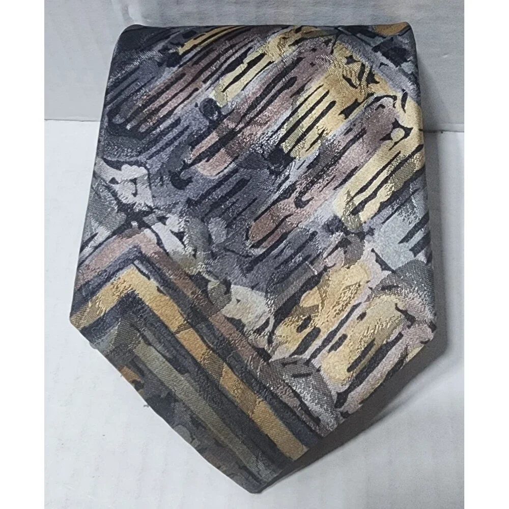 Rivetz of Boston All Silk Abstract Men's Necktie Length 54